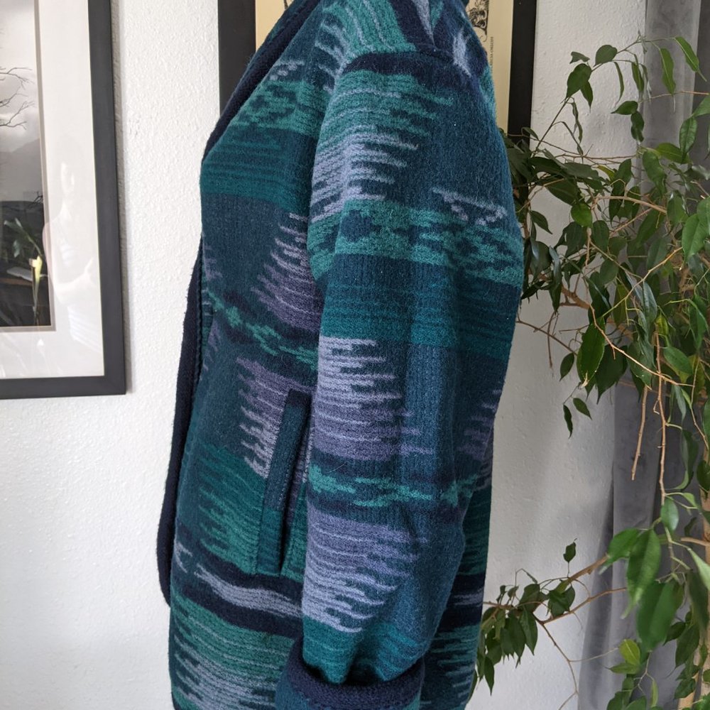 Woolrich Women's (M) Wool Blend Shawl Collar Aztec Pattern Coat - Made in USA - Picture 3 of 7